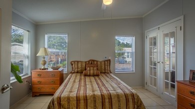 Rocky Creek Village Senior Living in Tampa, FL - Building Photo - Interior Photo