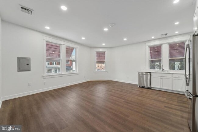 property at 1049 W Lancaster Ave