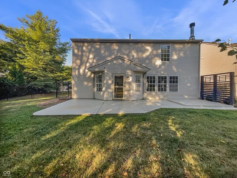 4905 Flame Way in Indianapolis, IN - Building Photo