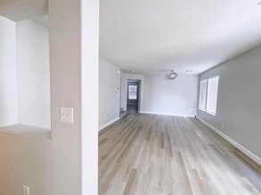 9778 Splendor Sky Ave in Las Vegas, NV - Building Photo - Building Photo