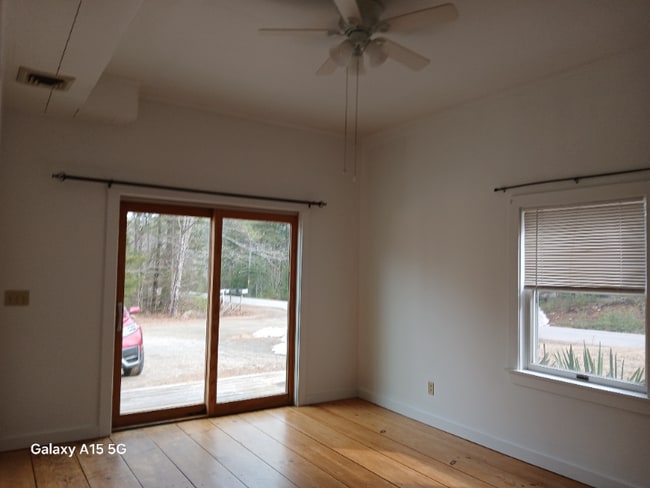 957 Genthner Rd, Unit Unit 4 in Waldoboro, ME - Foto de edificio - Building Photo