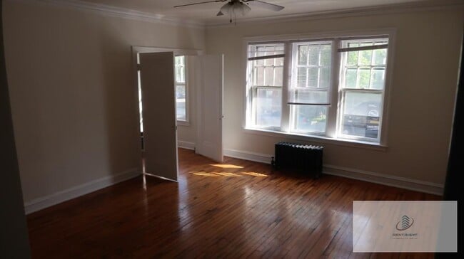 4588 N Elston Ave, Unit 303 in Chicago, IL - Building Photo - Building Photo