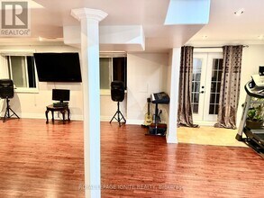 1584 Quail Run Dr in Oshawa, ON - Building Photo - Building Photo