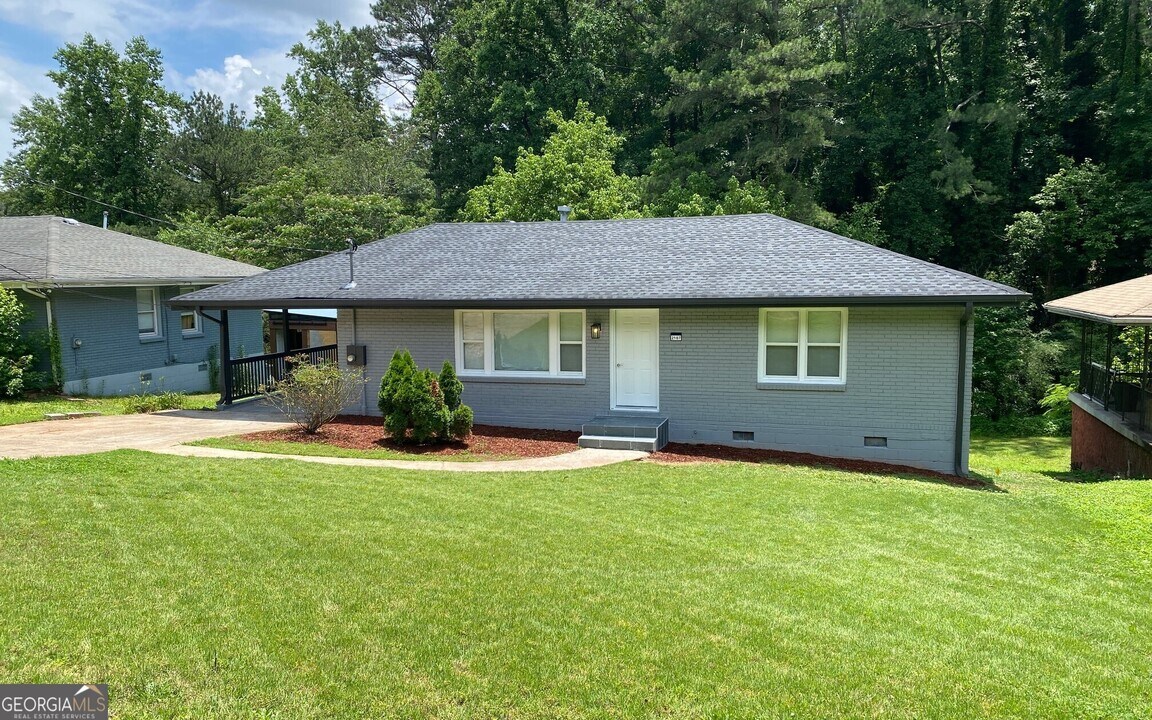 2107 Garden Cir in Decatur, GA - Foto de edificio