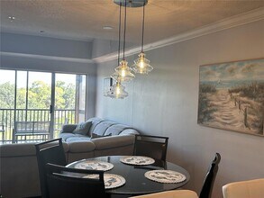 2400 Feather Sound Dr, Unit 534 in Clearwater, FL - Building Photo - Building Photo