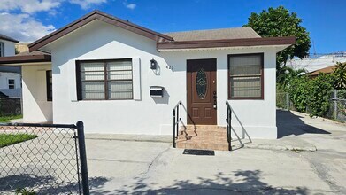 421 Ardmore Rd in West Palm Beach, FL - Building Photo - Building Photo