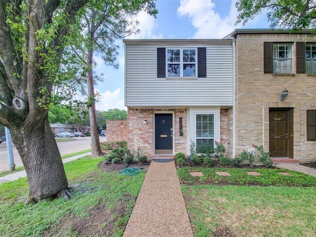 6350 Chevy Chase Dr in Houston, TX - Building Photo - Building Photo