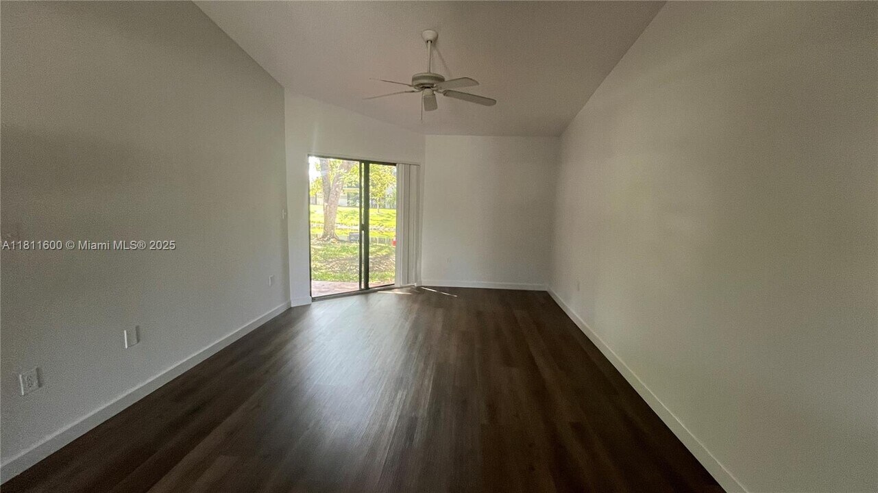 9986 Nob Hill Ln in Sunrise, FL - Building Photo