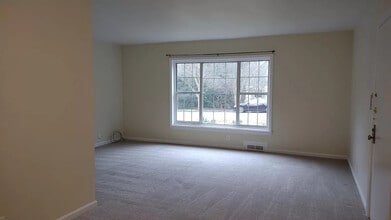 211 Garden Ln in Decatur, GA - Foto de edificio - Building Photo