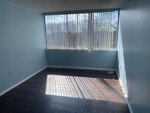 1800 Metzerott Rd, Unit 504 in Adelphi, MD - Building Photo - Building Photo