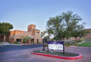 Paradise Foothills Apartment Homes in Phoenix, AZ - Building Photo - Building Photo