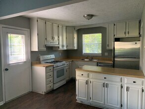 1104 Long Meadows Dr in Lynchburg, VA - Building Photo - Building Photo