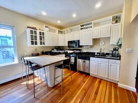 174 Putnam Ave, Unit 2 in Cambridge, MA - Building Photo