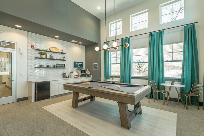 Hawthorne at the W in Chattanooga, TN - Building Photo - Building Photo