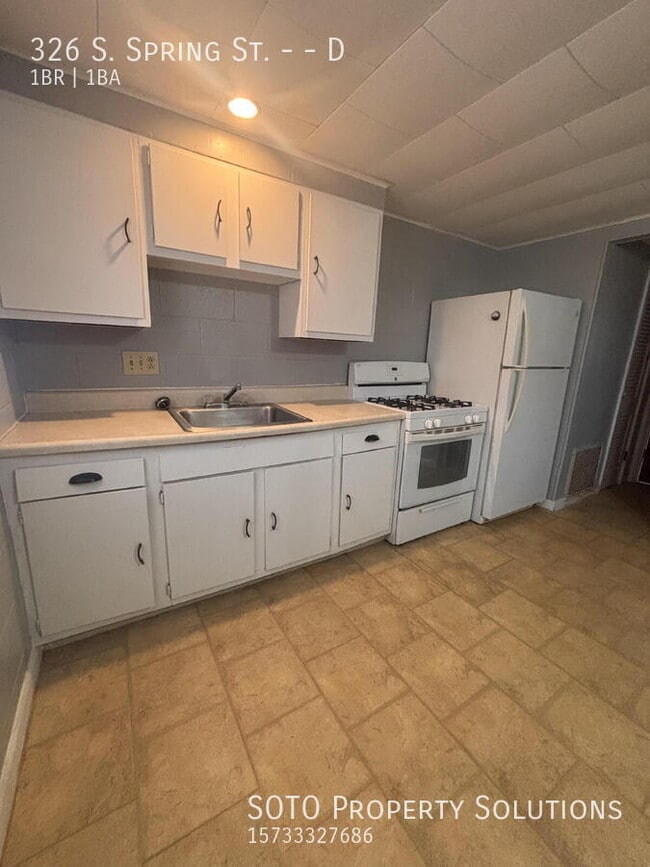 326 S Spring St in Perryville, MO - Building Photo - Building Photo