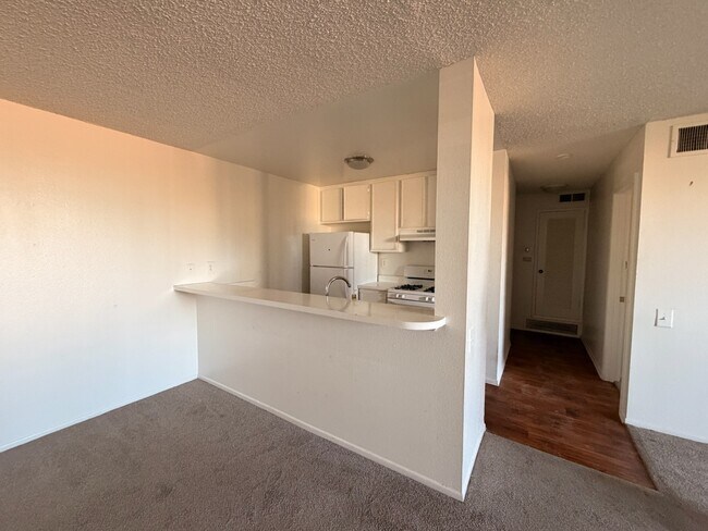 1400 E Palm Canyon Dr