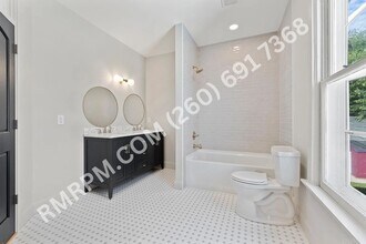1118 Rockhill St in Fort Wayne, IN - Foto de edificio - Building Photo