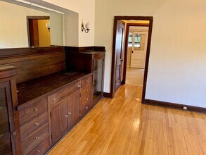 10 E. Gorham in Madison, WI - Foto de edificio - Building Photo