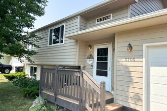 5705 S Aaron Ave in Sioux Falls, SD - Building Photo - Building Photo