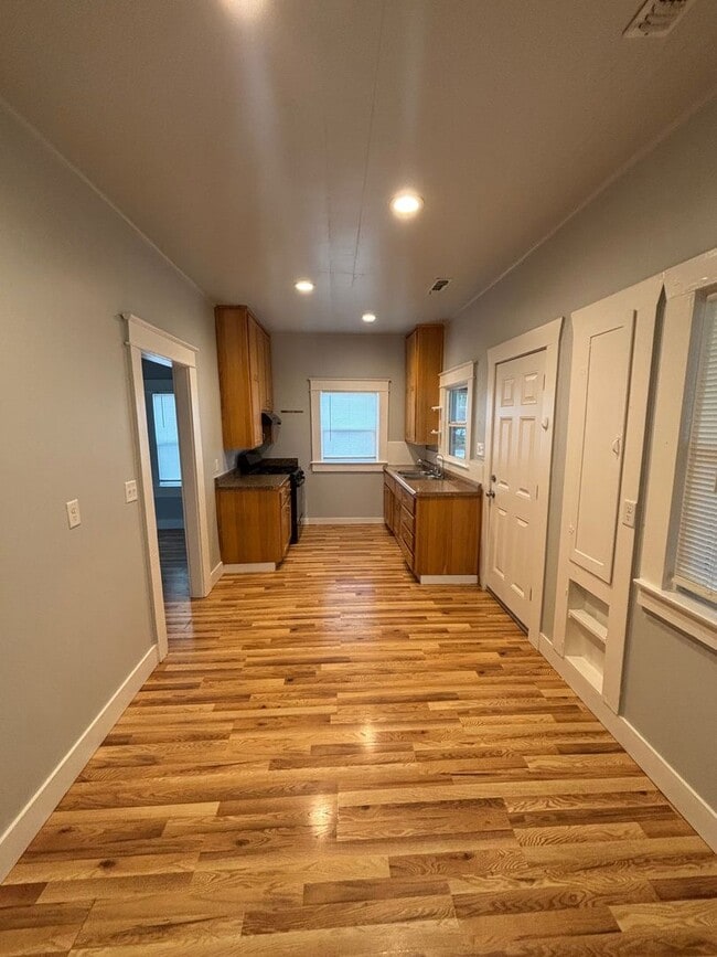 705 E Wood St in Willows, CA - Building Photo - Building Photo