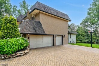 82 Jackson Dr in Cresskill, NJ - Building Photo - Building Photo