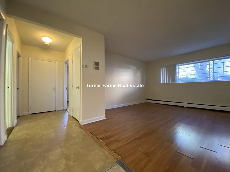 71 Gardner St, Unit 8D in Boston, MA - Building Photo