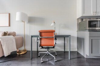 3929 Landmark Ct, Unit FL2-ID1247 in Chevy Chase, MD - Foto de edificio - Building Photo