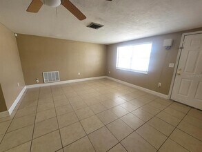 7526 Topay Ln in Port Richey, FL - Building Photo - Building Photo