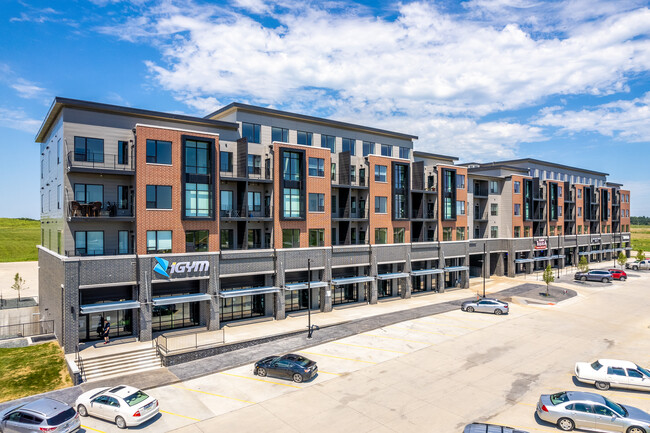 The New York in Coralville, IA - Foto de edificio - Building Photo