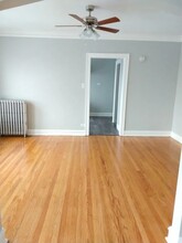 2337 W Howard St, Unit 2E in Chicago, IL - Building Photo - Building Photo