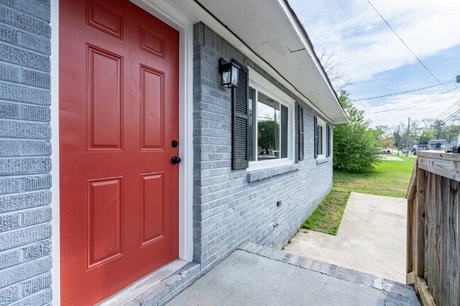 60 W Main St in Kingston, GA - Building Photo - Building Photo