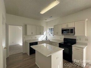 10218 Ridgewell Ct in Charlotte, NC - Building Photo - Building Photo