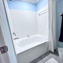 18713 Vineyard Point Ln, Unit Lakefront Ground Floor 2B in Cornelius, NC - Building Photo - Building Photo