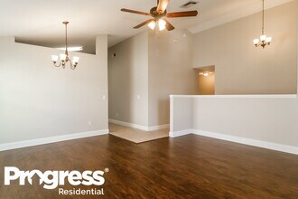 1081 Sugarberry Trail in Oviedo, FL - Building Photo - Building Photo