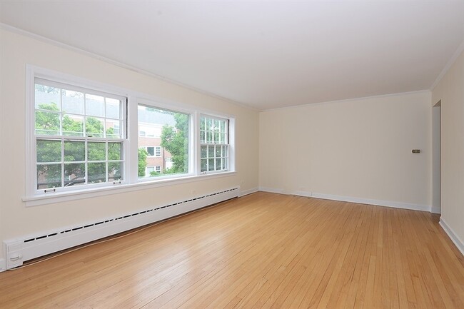 1402 Hinman Ave in Evanston, IL - Building Photo - Building Photo