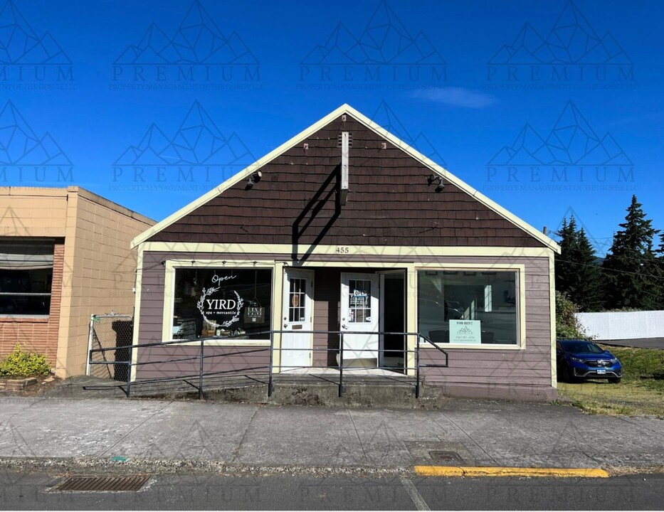455 Wanapa St in Cascade Locks, OR - Building Photo