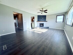 204-206 E Elm St in Iowa Falls, IA - Building Photo - Building Photo