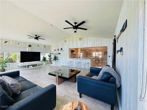 140 W Pago Pago Dr in Naples, FL - Building Photo - Building Photo