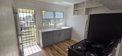 1533 Palolo Ave in Honolulu, HI - Foto de edificio - Building Photo