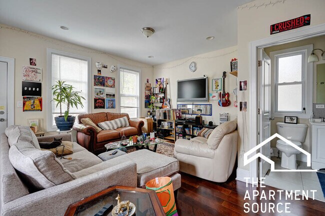 2619 W Superior St, Unit CH