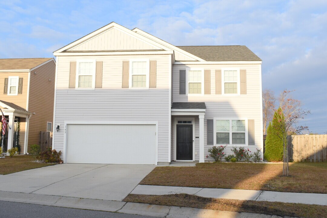 145 Presley Ln in Wilmington, NC - Foto de edificio