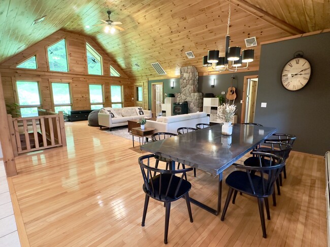 property at 899 Lakes Rd