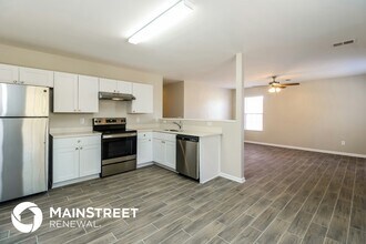 1013 Manor Dr in High Point, NC - Building Photo - Building Photo