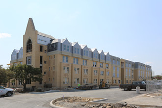 Lake View Apartments in San Antonio, TX - Building Photo - Building Photo