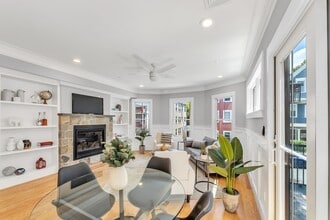 31 Woodlawn St, Unit 1 in Boston, MA - Foto de edificio - Building Photo