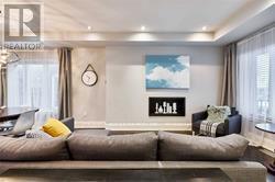 525 Milverton Blvd in Toronto, ON - Building Photo - Building Photo