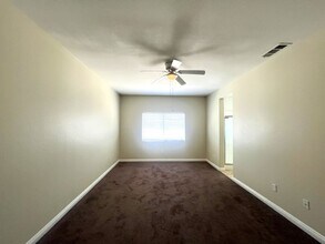 11737 Trailwood St in Victorville, CA - Building Photo - Building Photo