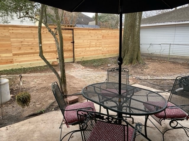 property at 4615 Braeburn Dr