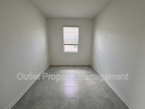 1521 Peach Crk Dr in Osteen, FL - Building Photo - Building Photo