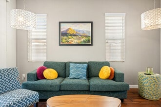 520 Calle Vibrante in Palm Desert, CA - Building Photo - Building Photo